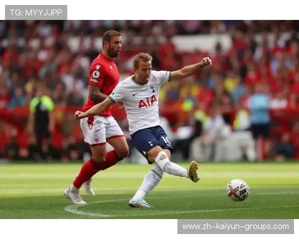 凯恩的经典一击：弧顶停球后顺势推射，瞬间征服全场