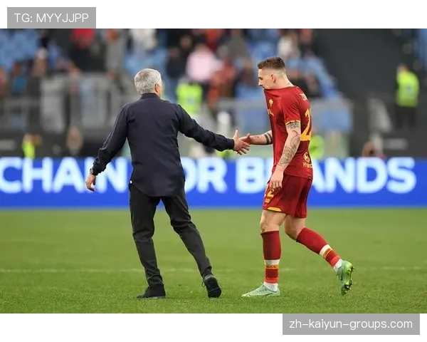 双前腰压迫第一线打破对手节奏,双前腰双前锋阵型